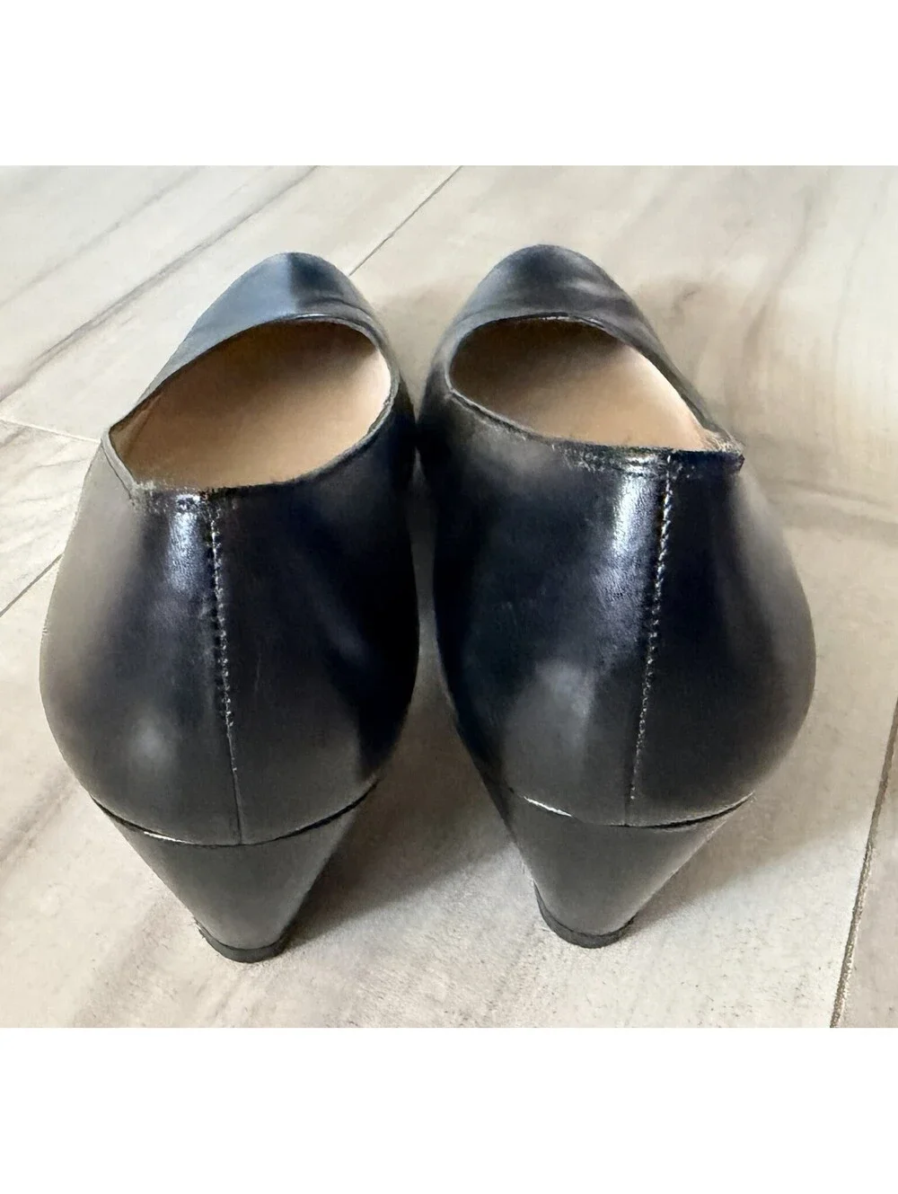 SALVATORE FERRAGAMO Sz 8 AAAA Black Leather Classic Pumps Low Heel Shoes